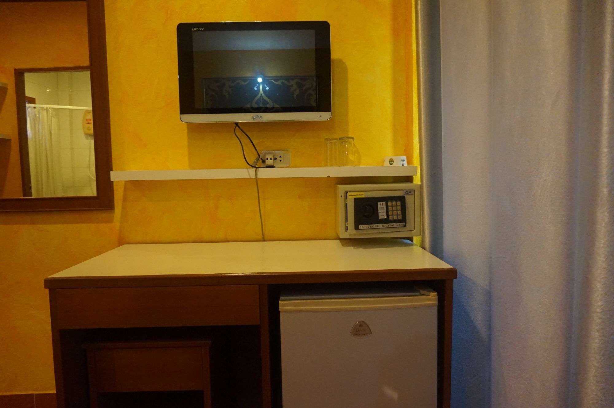 Ban Elephant Blanc Apartment Ката Бийч Екстериор снимка