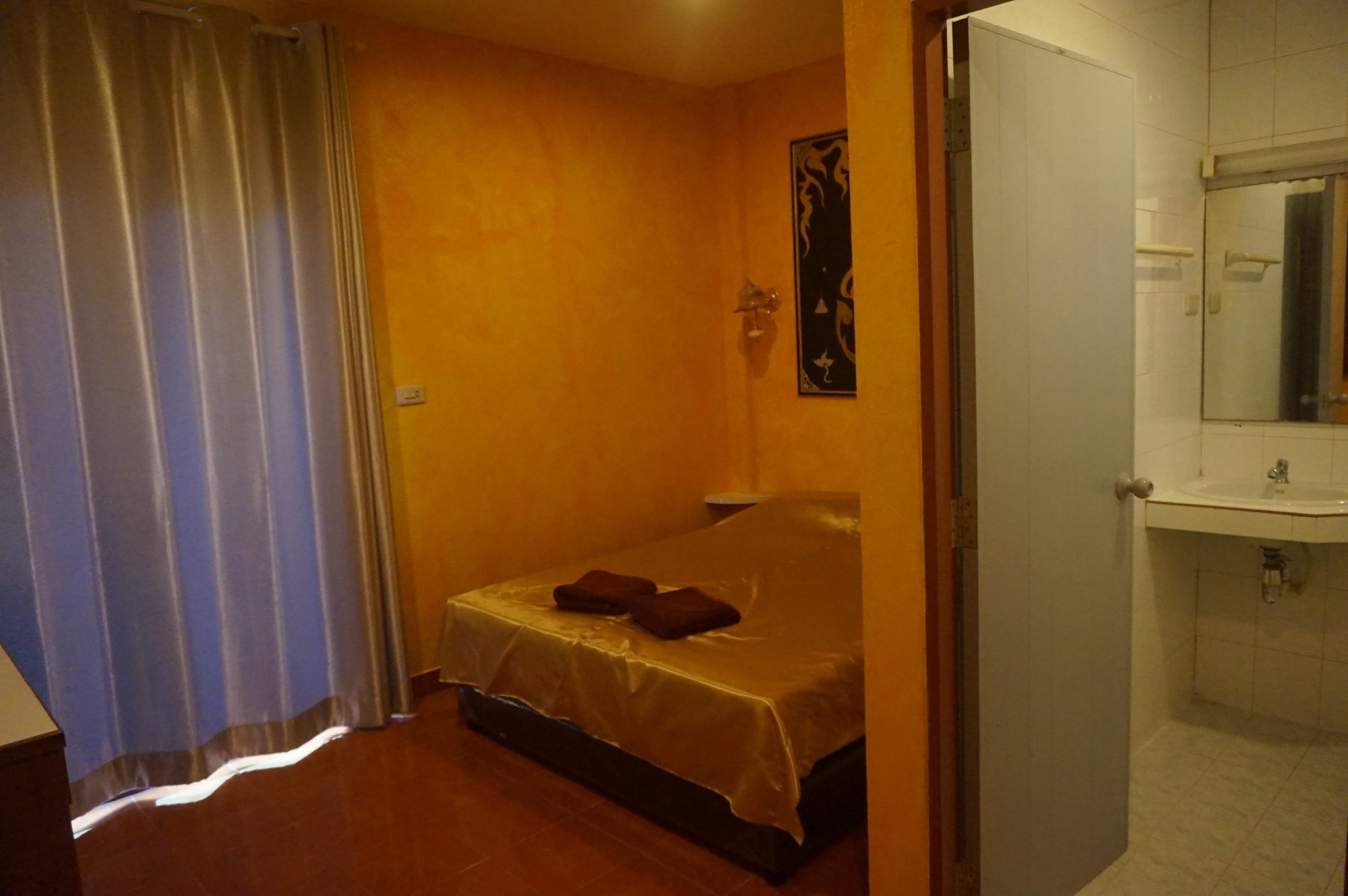 Ban Elephant Blanc Apartment Ката Бийч Екстериор снимка