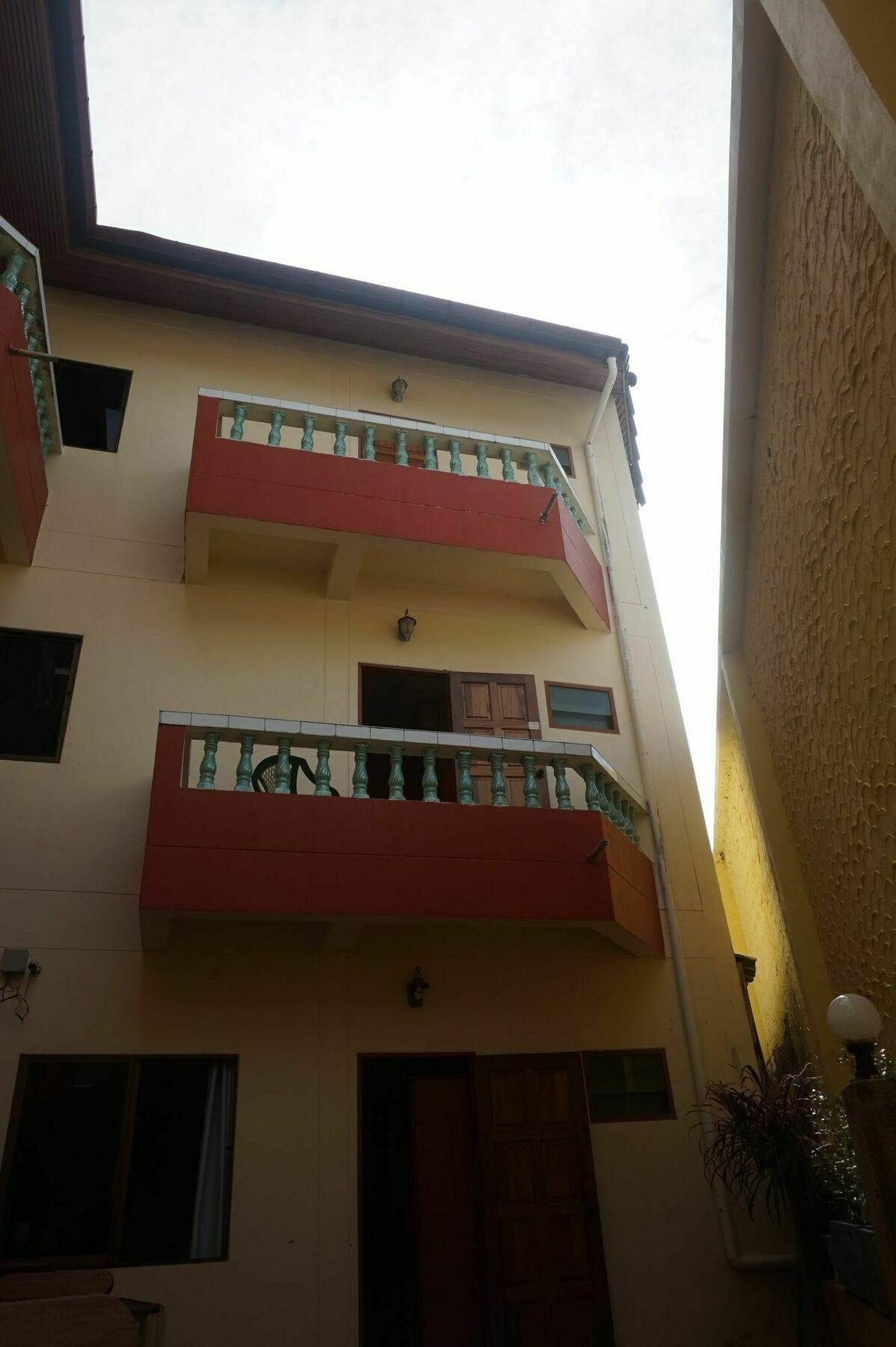 Ban Elephant Blanc Apartment Ката Бийч Екстериор снимка
